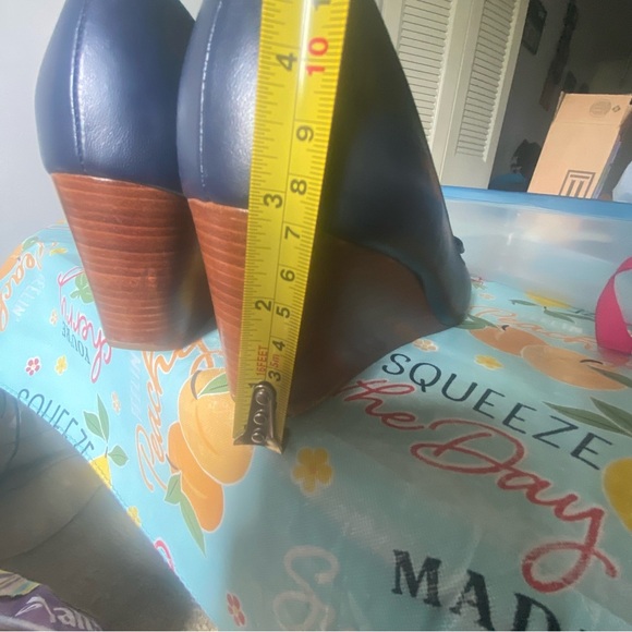 Cole Haan Blue Heels‎ Classic Design - Picture 5 of 7